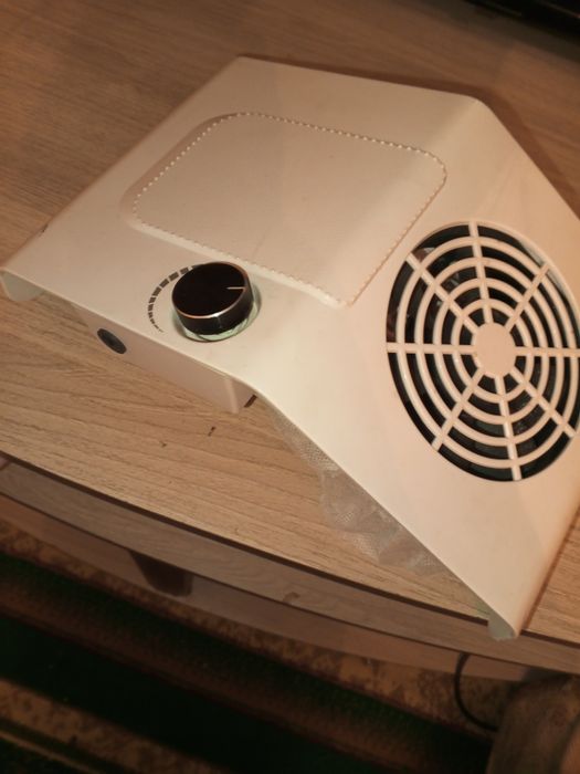 Маникюрный пылесос