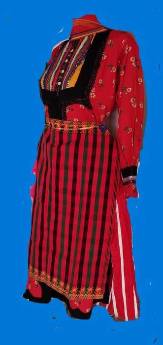 Родопска  носия. Автентична дамска родопска носия.
