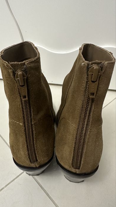 Женские казаки Mango