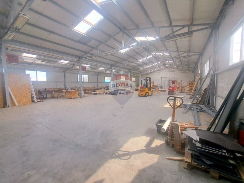 Дава се под наем Склад в с. Каменар, Област Варна - 360 кв.м за 1400 € - Снимка #2