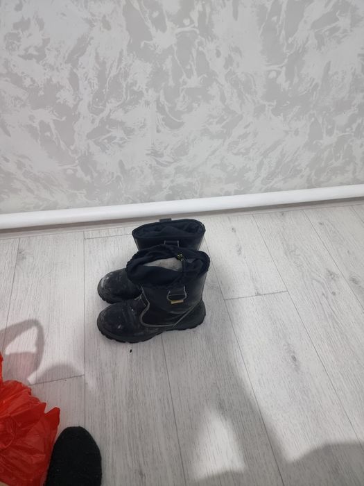 Работчая  обувь отличном состояний