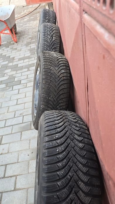 Jante cu anvelope Duster 215 65 16 m+s