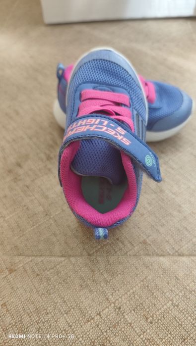Продавам маратонки Skechers 21 номер