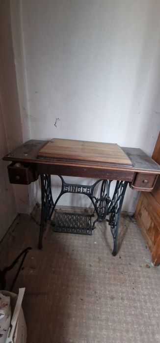 Masina de cusut Singer