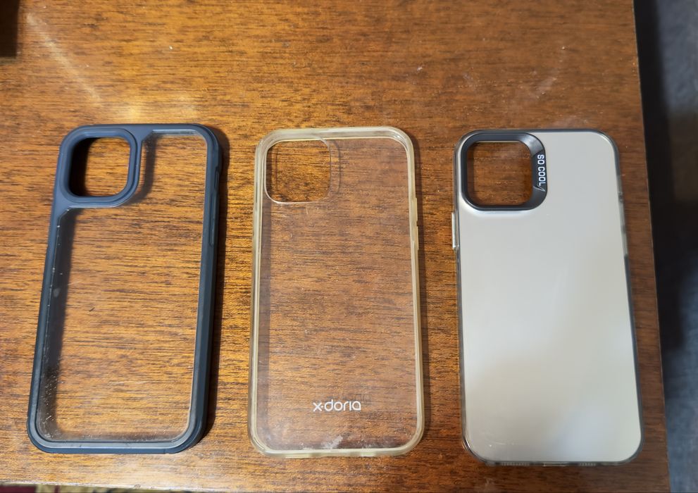 Продавам кейс за iPhone 12 Pro