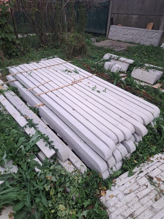 De vânzare stalpi (spalieri)