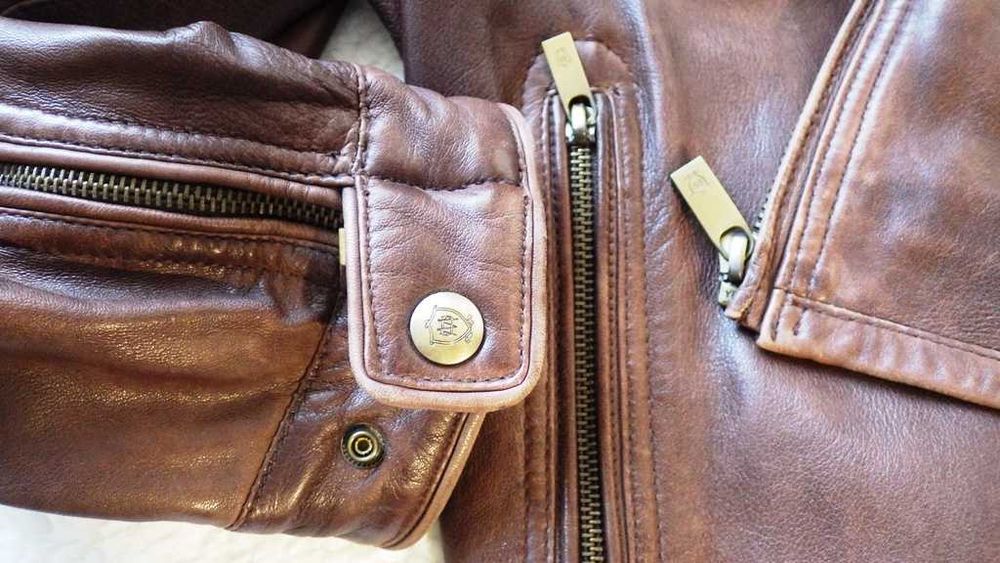 Кожено яке на испанската марка Massimo Dutti