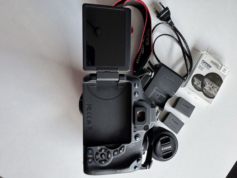 Canon 750 D пълен комплект
