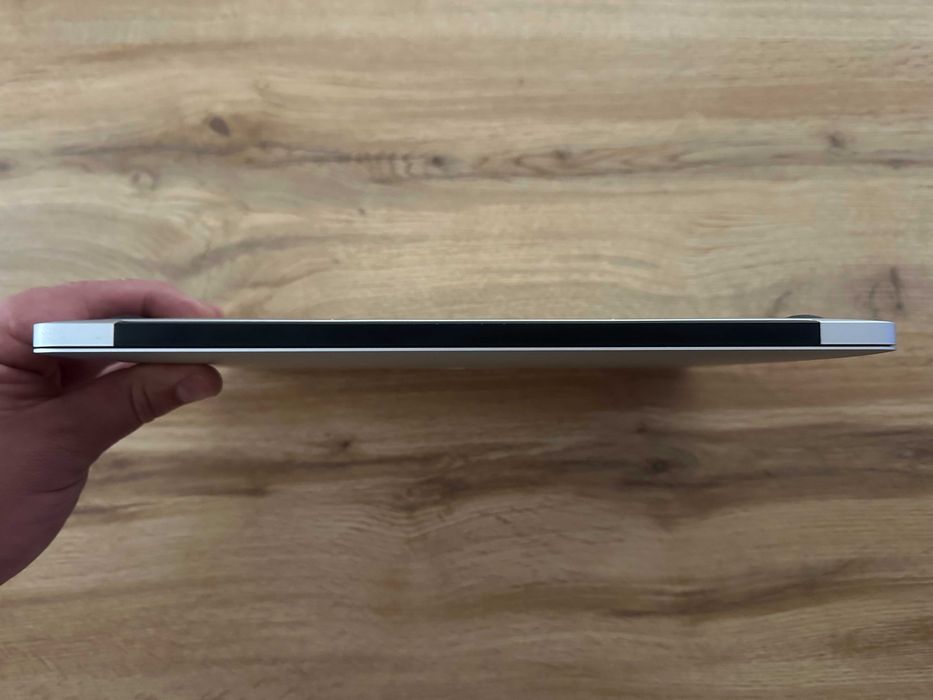 КАТО НОВ ! MacBook Air (13-инчов, early 2014) - i5 - SSD 256GB - A1466