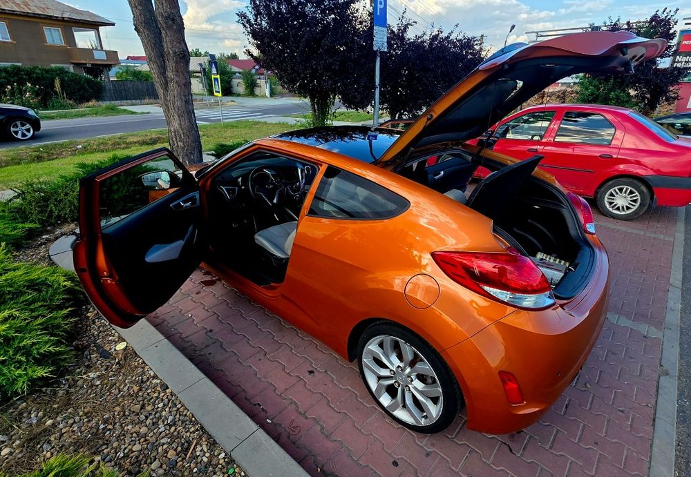 Hyundai Veloster