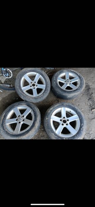 vând jenti 215/60/r16 preț 4 milioane tote cu cauciucuri de vară