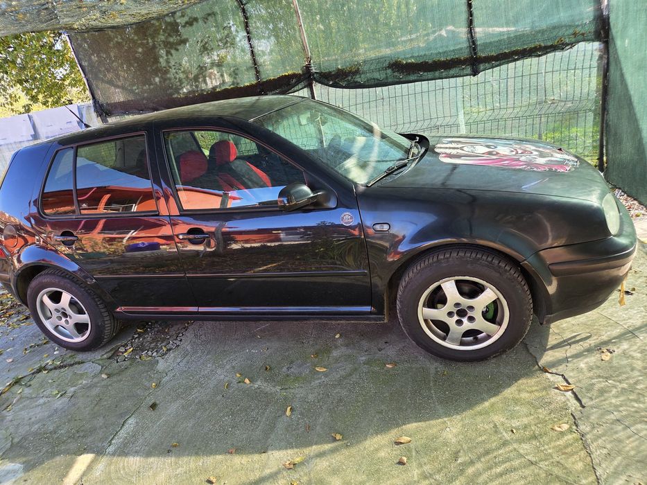 Vând Volkswagen golf 4
