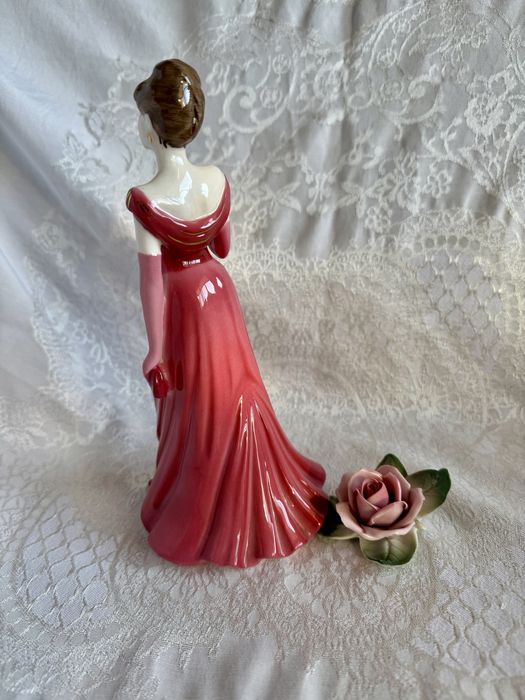 Лимитирана фигурка Coalport – Ladies of fashion, Lady in Red