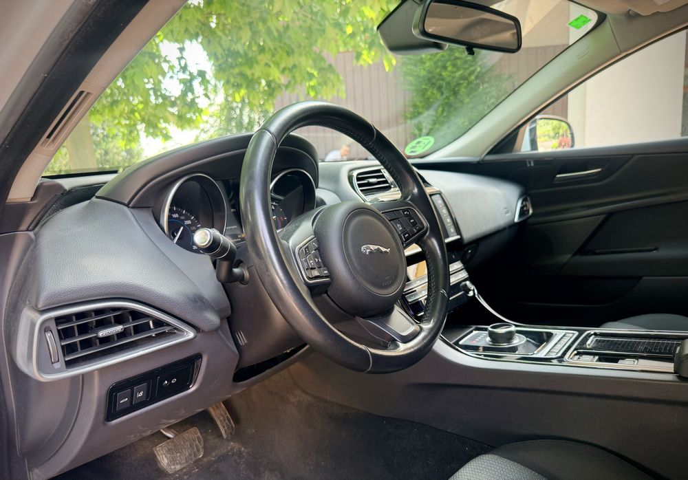 Jaguar XE 2.0d Cutie automata ! Garantie 12 Luni