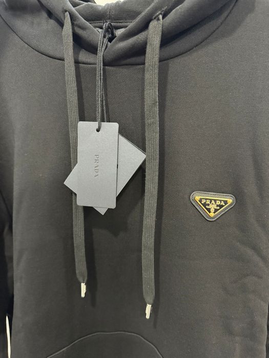 Суичър - Prada Triangle