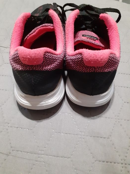 Маратонки Nike revolution 3