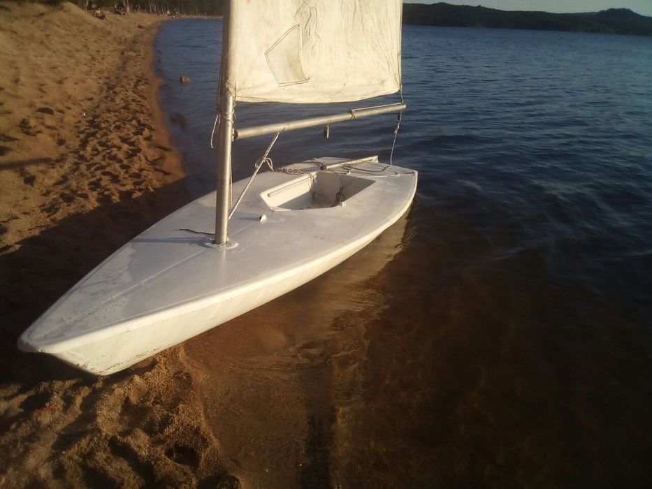 Парусник наводный