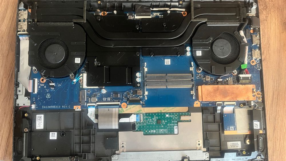 Ноутбук на запчасти