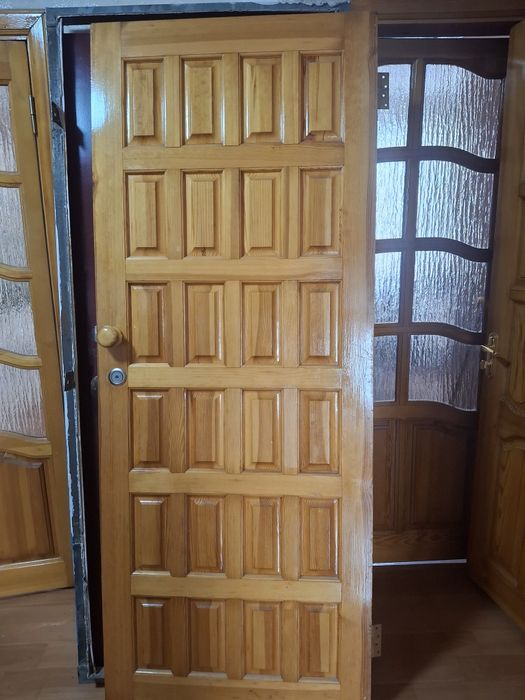 Продам двери входные