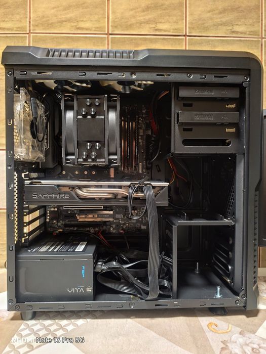 Monitor + Unitate PC i7
