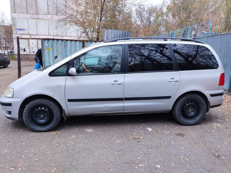 Volkswagen Sharan 1.9 дизель 2002года
