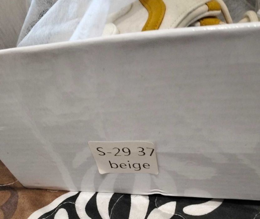 Кроссовки новые!