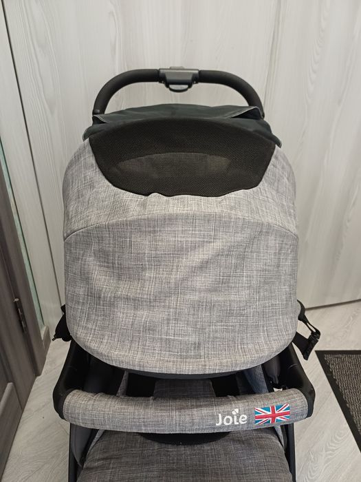 Коляска Joie серая