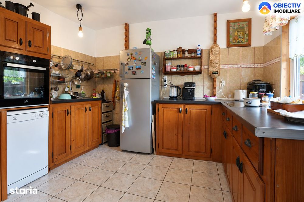 Casa din lemn P+M 191 mp, teren 2.199 mp, Almas - Garcina, zona retras
