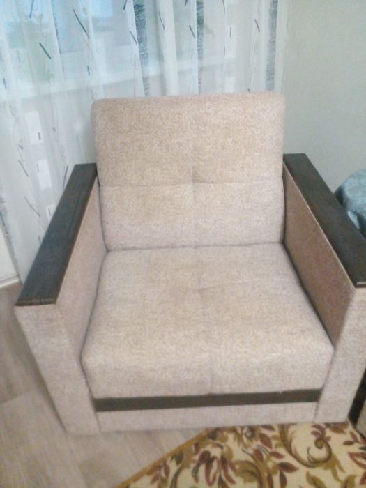 Продам диван-книжка с креслом