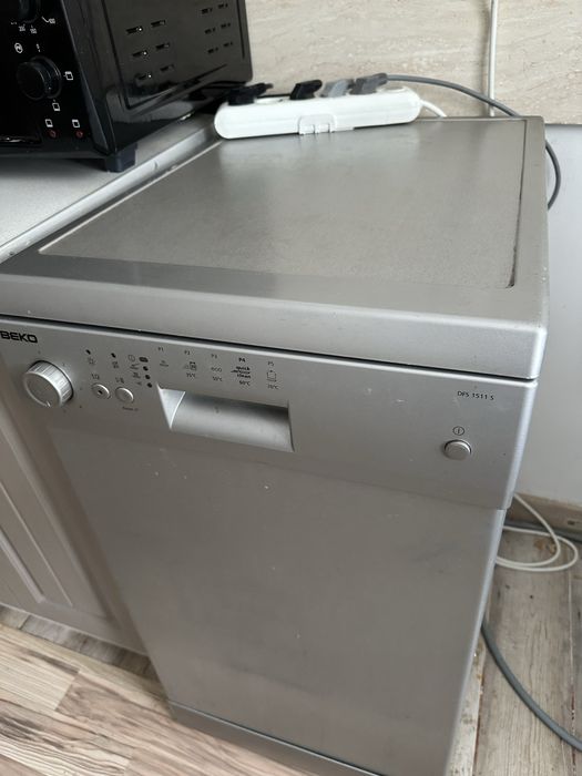 Продам посудомоечную машину