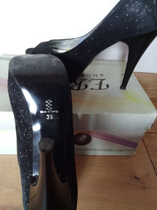 Официални обувки