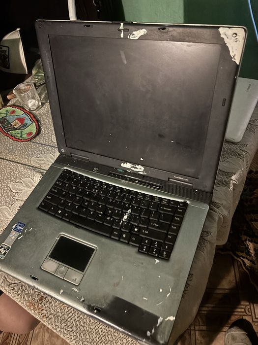 vand 3 laptopuri defecte ASUS,HP,ACER