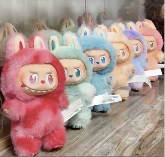 Labubu Big into Energy, Лабубу Pop Mart ключодържател