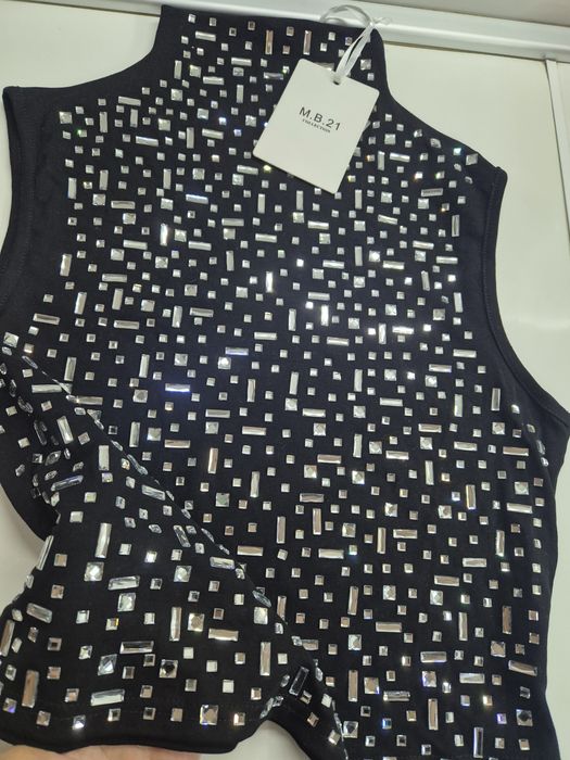 Черен потник с камъни блестящ