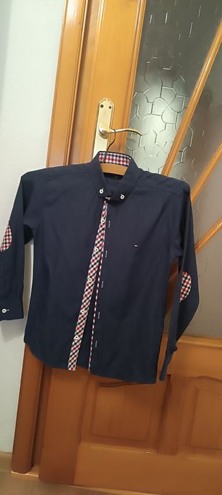 Cămașă Tommy Hilfiger mărime 8-9 ani