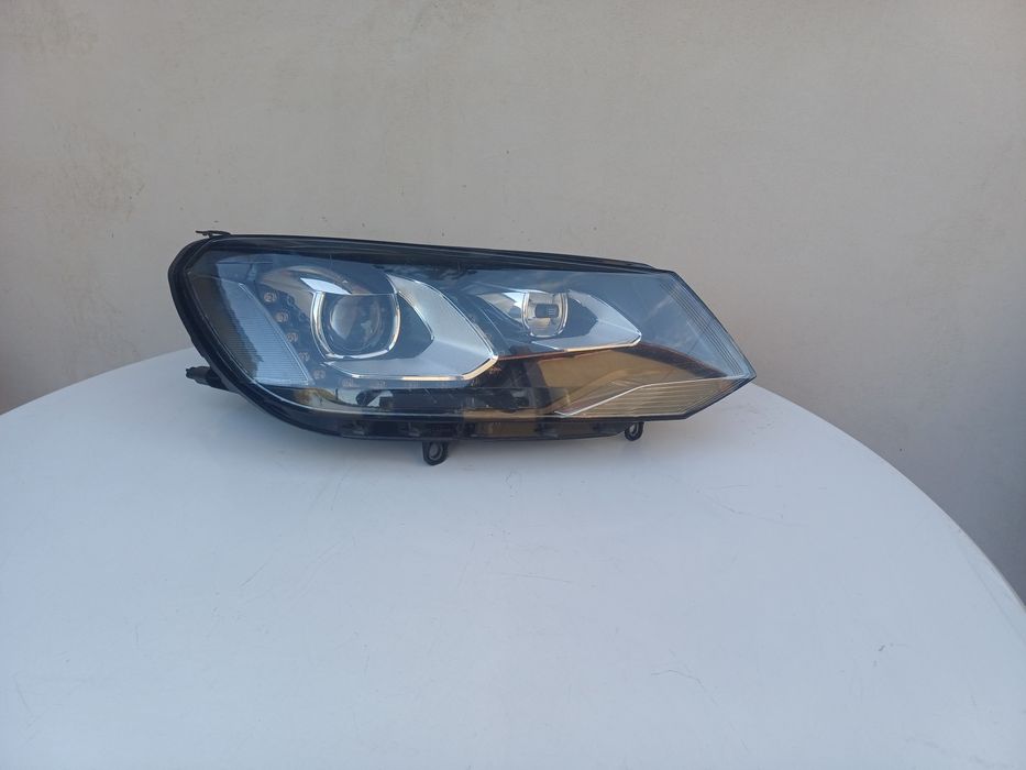 Десен фар за Vw Touareg