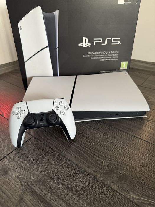 Play Station 5 825 GB