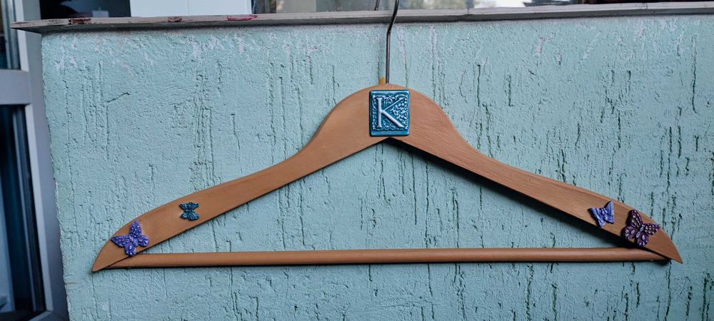 Винтидж декорирана закачалка за дрехи