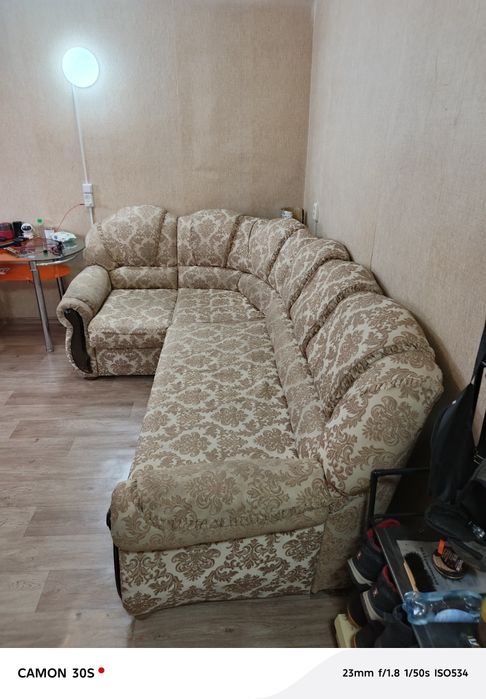 Продам диван угловой
