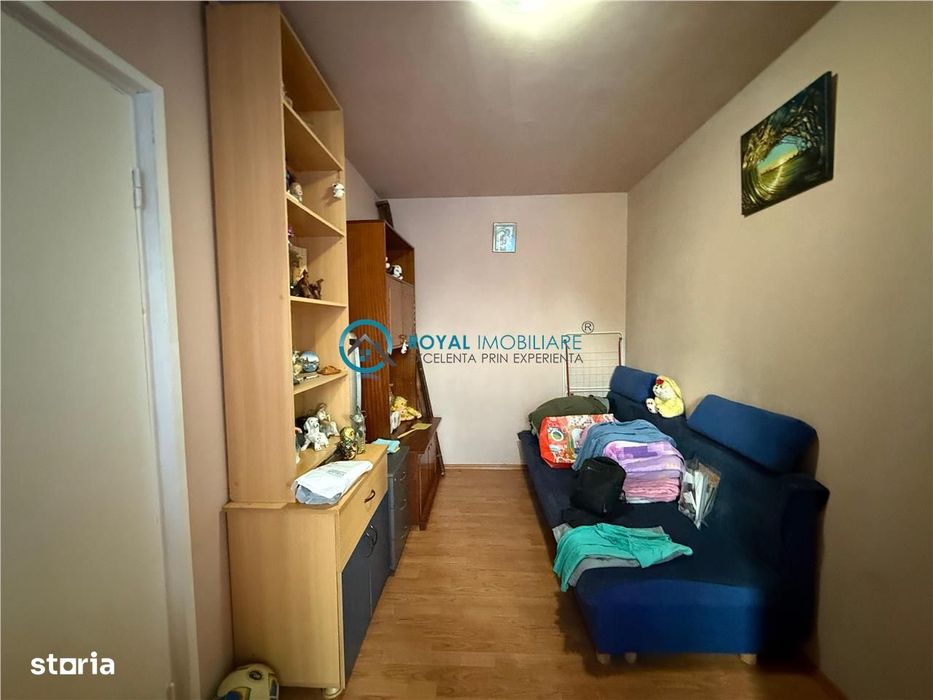 Royal Imobiliare - Vanzare apartament zona Vest