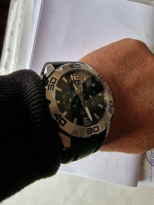 Часовник Festina