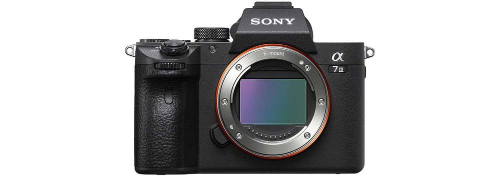 ФОТОАПАРАТ SONY A7III + ОБЕКТИВ FE 4 / 24-70 + подарък