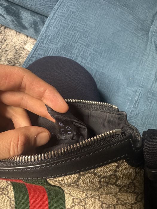 Gucci supreme messenger bag