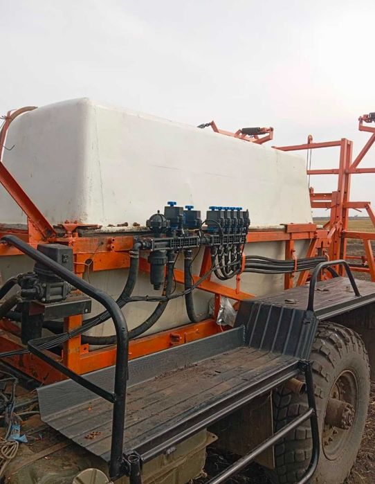 Опрыскиватель на базе ГАЗ 66