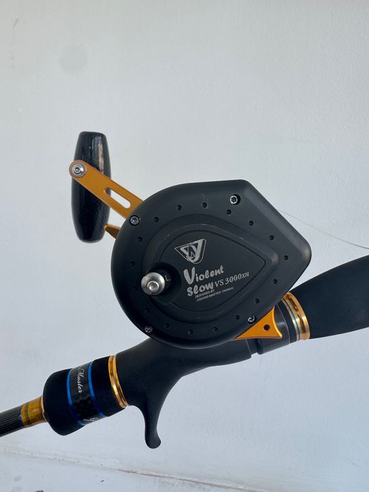 Комплект на Jigging Master, въдица + макара