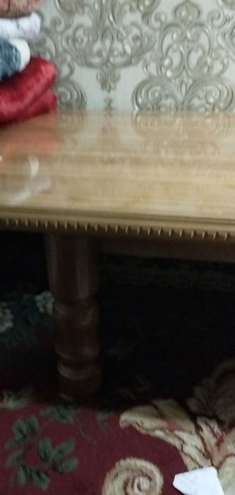 Стол, хонтахта иккиси бирда