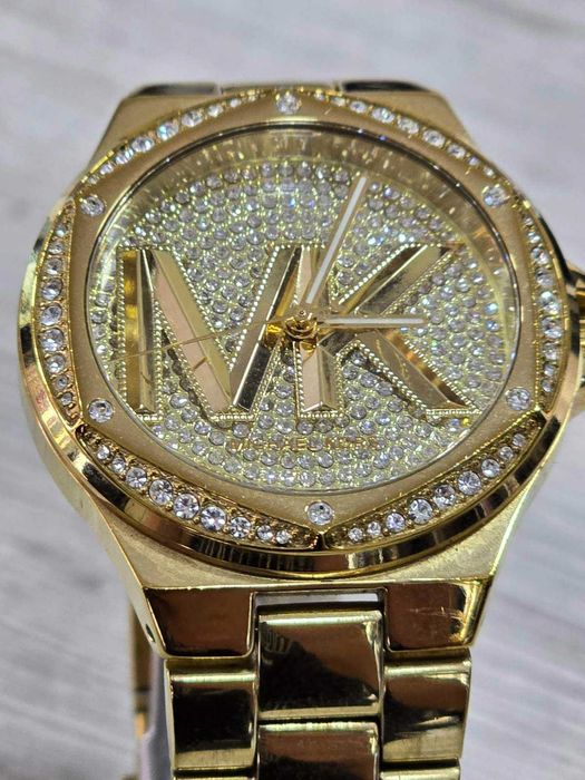 Продавам часовник MICHAEL KORS MK7229