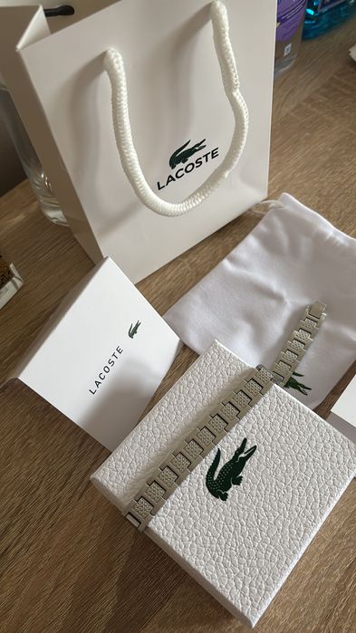 Vând brățară Lacoste , nouă cu etichetă!