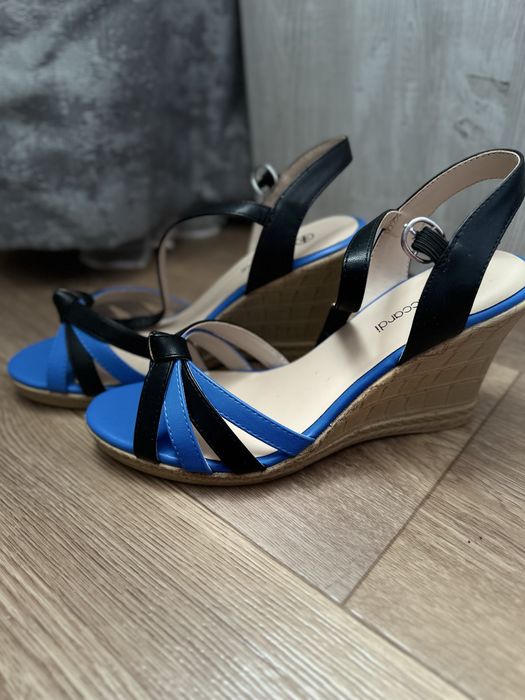 Продам новые туфли