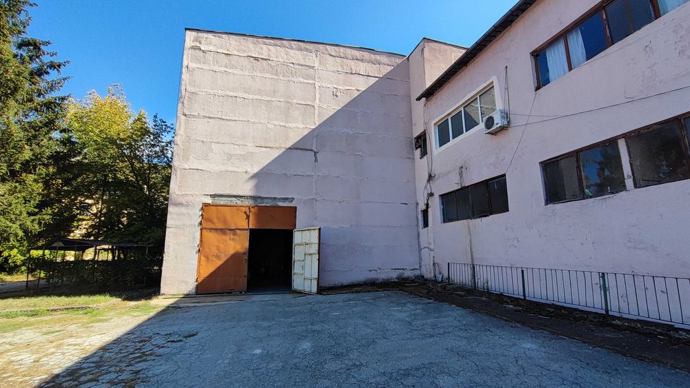 Дава се под наем Склад в Велико Търново, Център - 350 кв.м за 663 € - Снимка #2